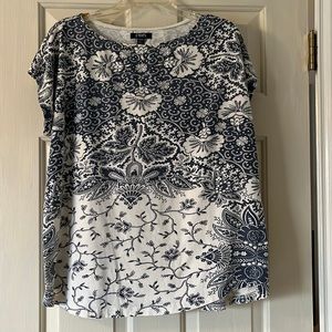 Cap sleeve floral tee type top